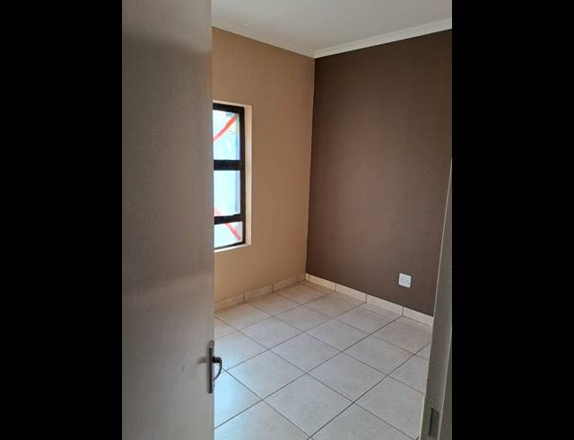 3 BEDROOM TOWNHOUSE FOR SALE IN RIVERSDALE